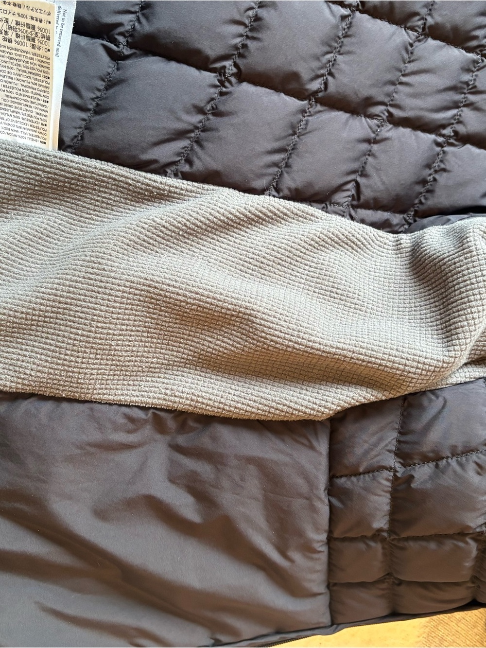 Arc'teryx Women's Black Quilted Puffer Jacket - Picture 2 of 10
